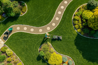 Gepflegter Garten aus der Vogelperspektive (Titelbild des Google-Profils)